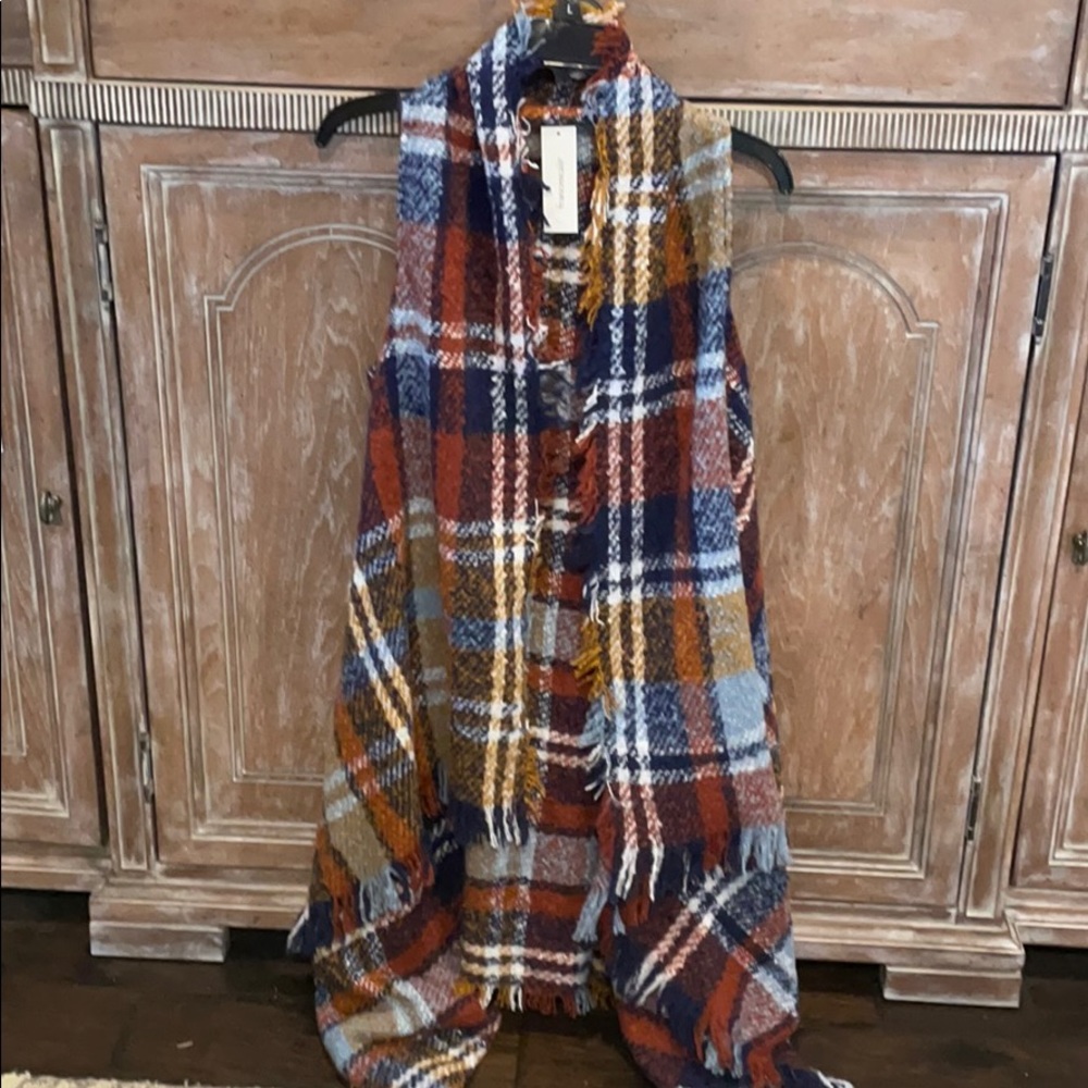 NWT Francescas Sleeveless Open Front Poncho